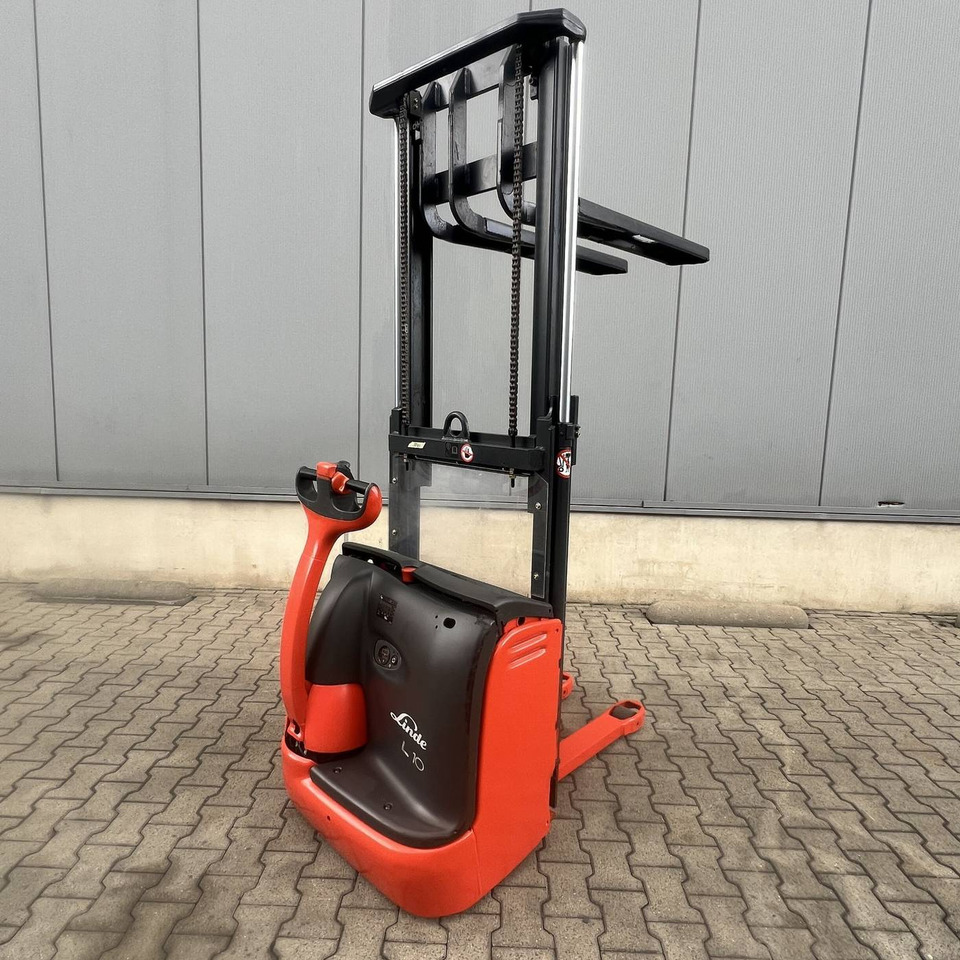 Linde L10 (379) - Stapelaar: afbeelding 2 Linde L10 (379) - Stapelaar: afbeelding 2