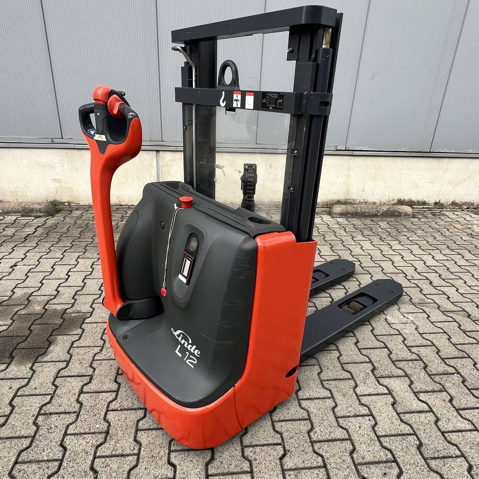 Linde L12 (1172) - Stapelaar: afbeelding 1 Linde L12 (1172) - Stapelaar: afbeelding 1