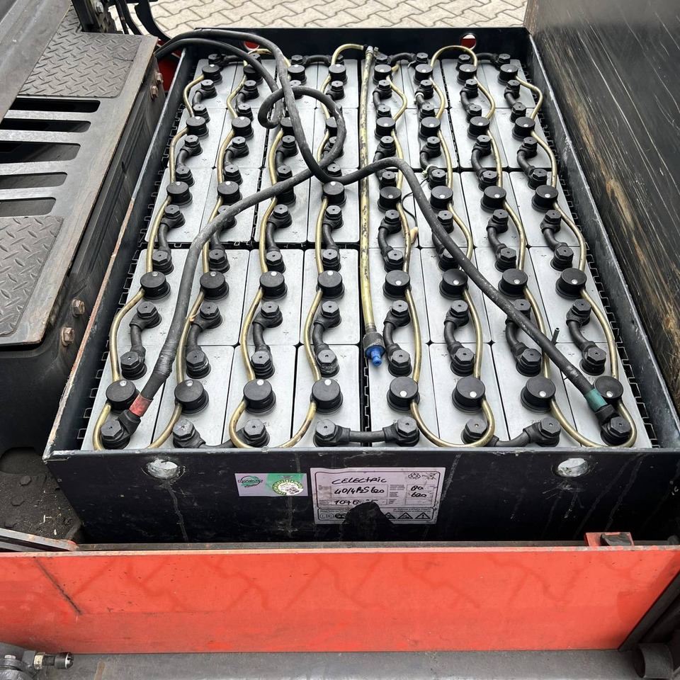 Linde P250 SWB (127) - Elektrische trekker: afbeelding 4 Linde P250 SWB (127) - Elektrische trekker: afbeelding 4
