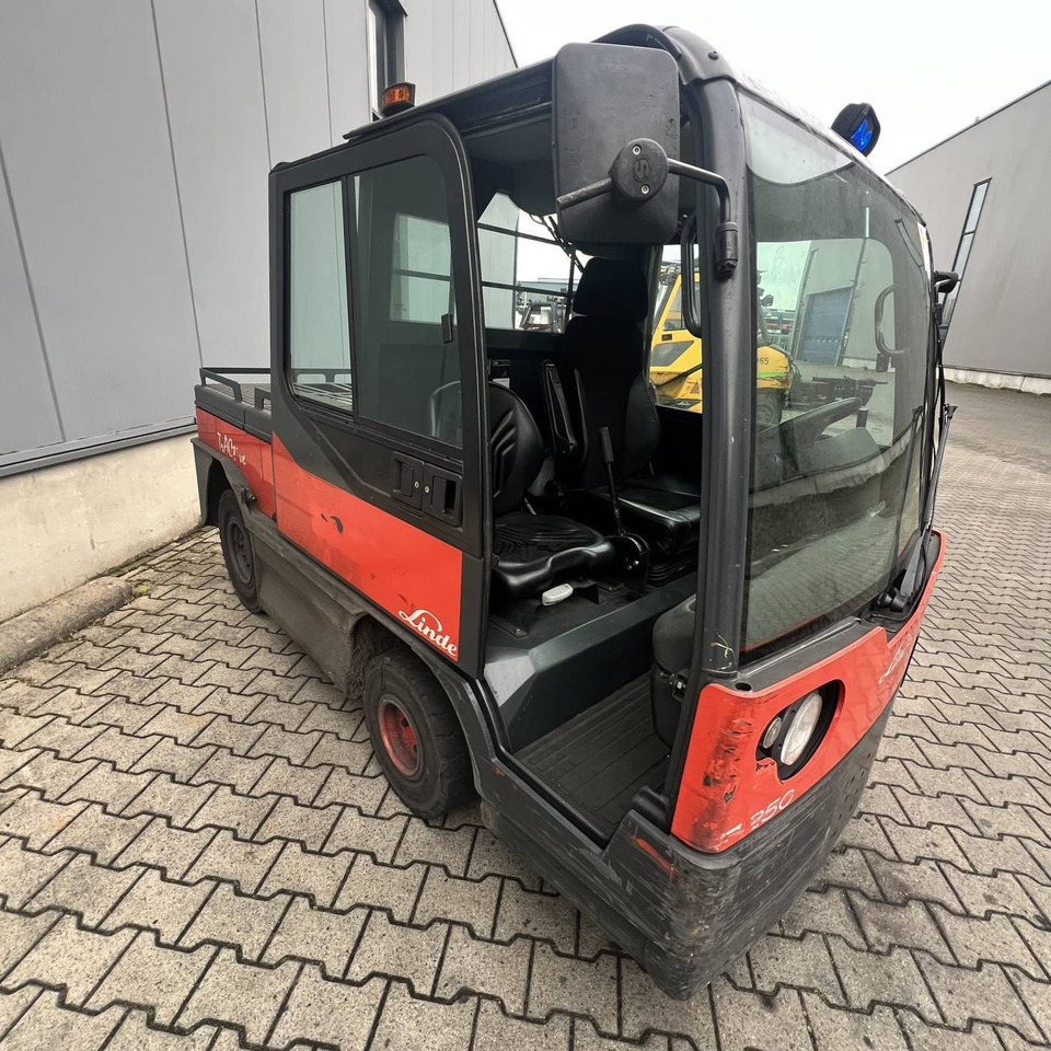 Linde P250 SWB (127) - Elektrische trekker: afbeelding 2 Linde P250 SWB (127) - Elektrische trekker: afbeelding 2