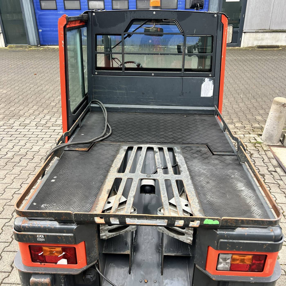 Linde P250 SWB (127) - Elektrische trekker: afbeelding 2 Linde P250 SWB (127) - Elektrische trekker: afbeelding 2