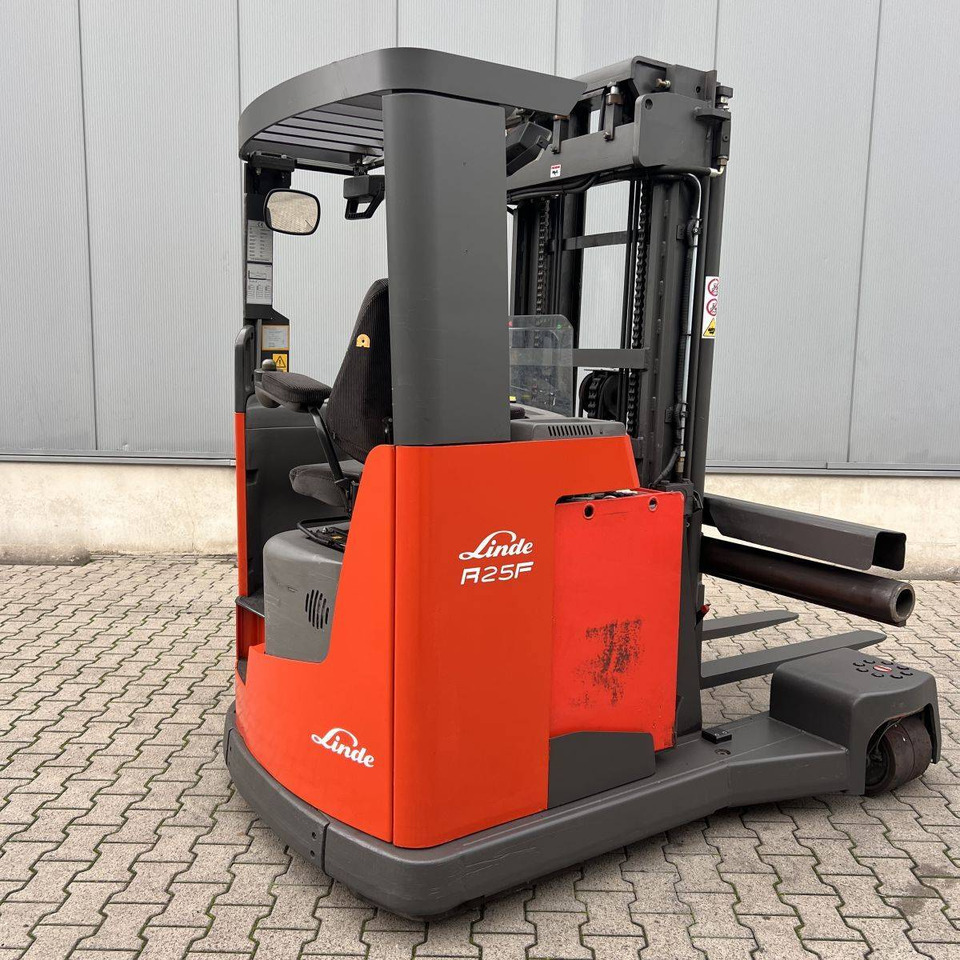Linde R25F - 4-weg zijlader: afbeelding 2 Linde R25F - 4-weg zijlader: afbeelding 2