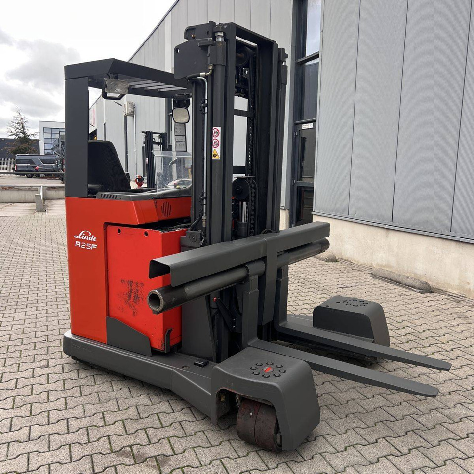 Linde R25F - 4-weg zijlader: afbeelding 3 Linde R25F - 4-weg zijlader: afbeelding 3