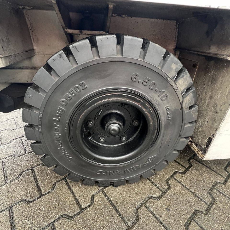 Leasing  Nissan FV02A25U Nissan FV02A25U: afbeelding 17