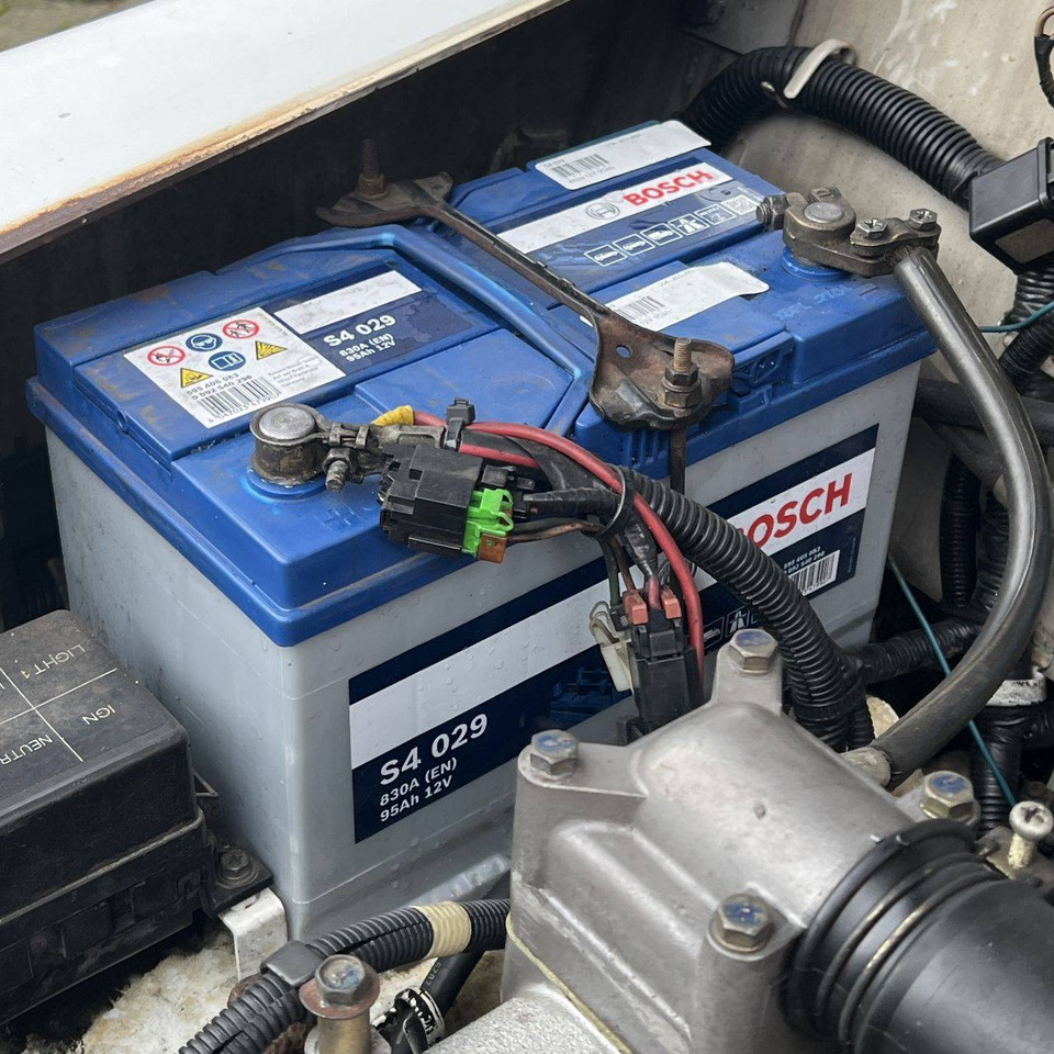 Leasing  Nissan FV02A25U Nissan FV02A25U: afbeelding 8