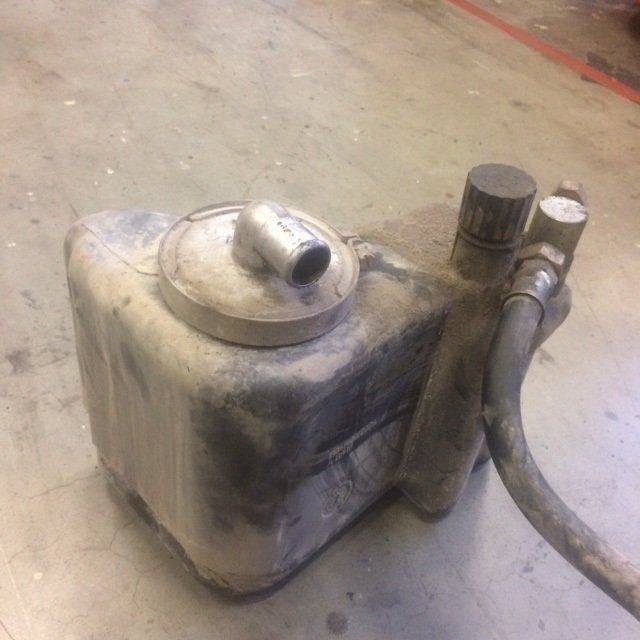 Oil Tank for Linde E15, Series 324 - Hydrauliektank voor Intern transport: afbeelding 2 Oil Tank for Linde E15, Series 324 - Hydrauliektank voor Intern transport: afbeelding 2