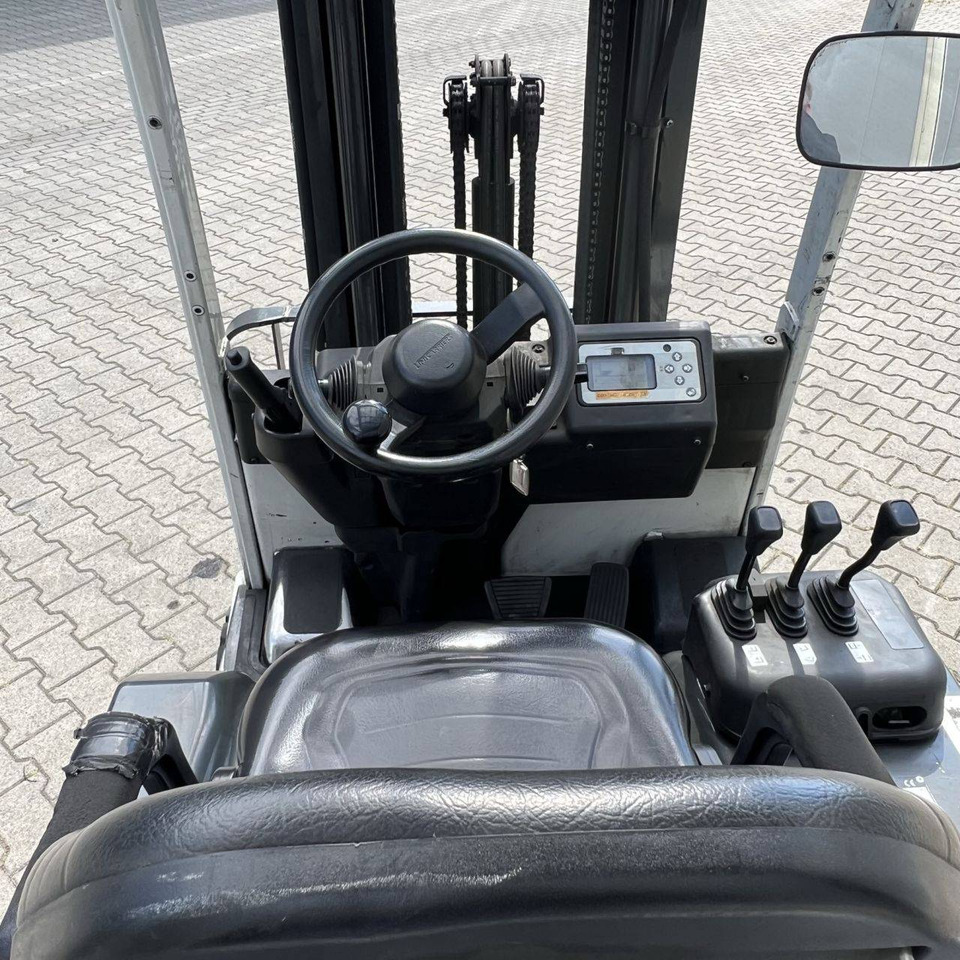Unicarriers TX3-20L (AG1N1L20Q) - Elektrische heftruck: afbeelding 4 Unicarriers TX3-20L (AG1N1L20Q) - Elektrische heftruck: afbeelding 4