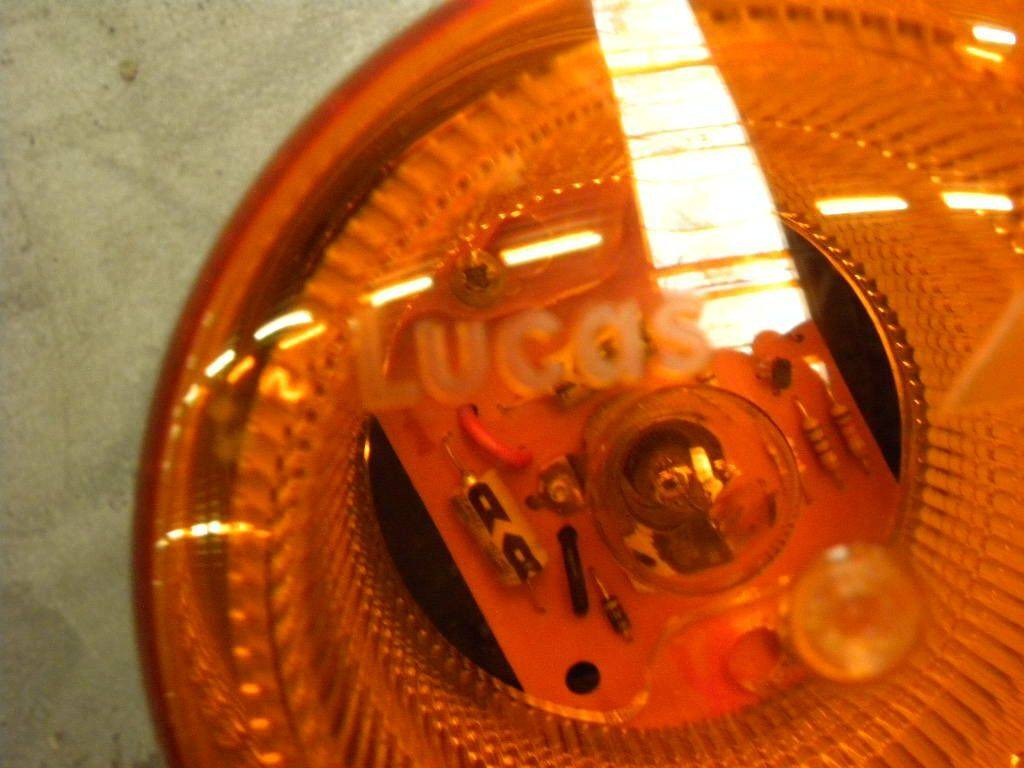 Warning light from Lucas - Lichten/ Verlichting voor Intern transport: afbeelding 4 Warning light from Lucas - Lichten/ Verlichting voor Intern transport: afbeelding 4
