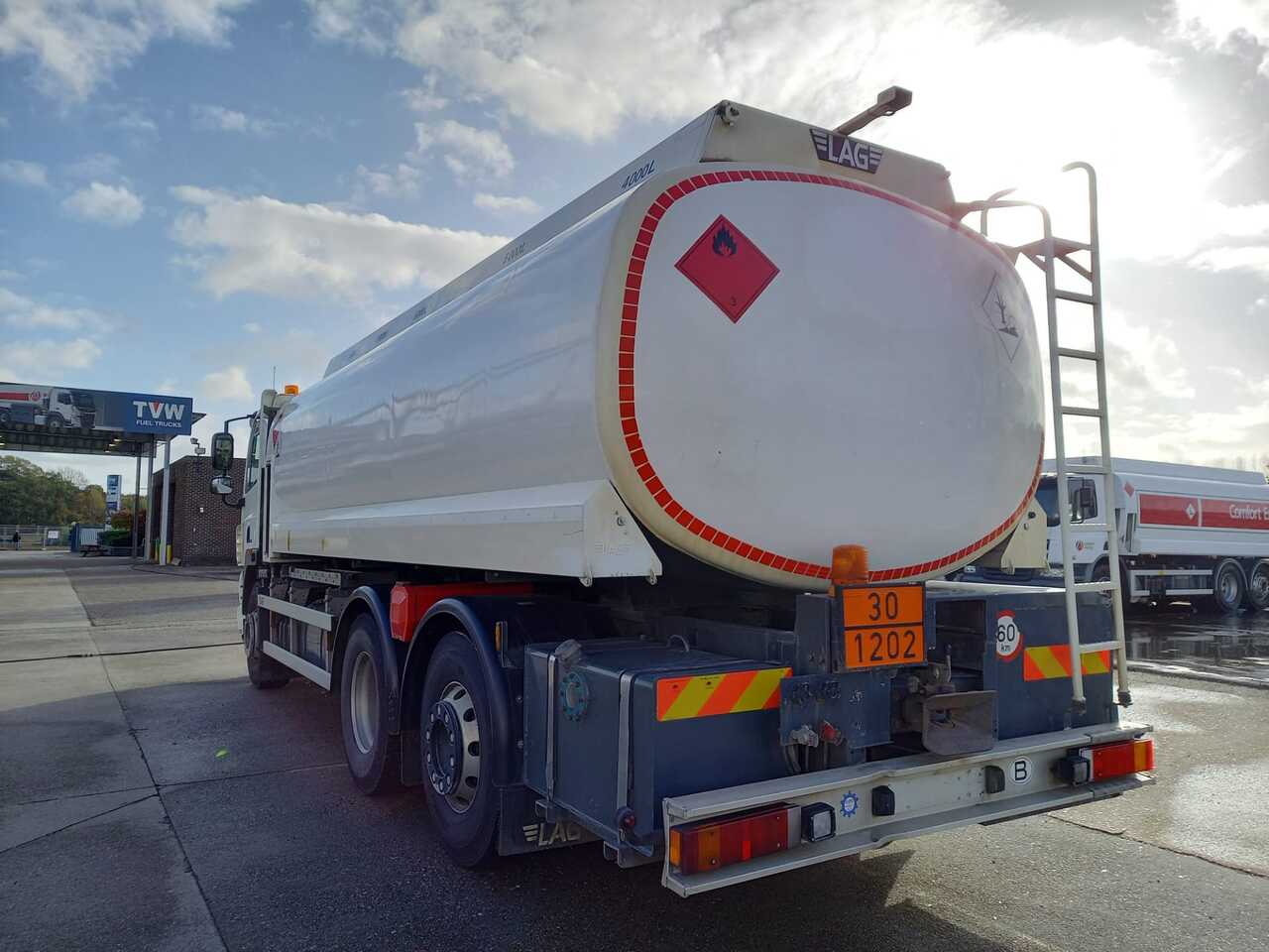 Tankwagen DAF CF85: afbeelding 10