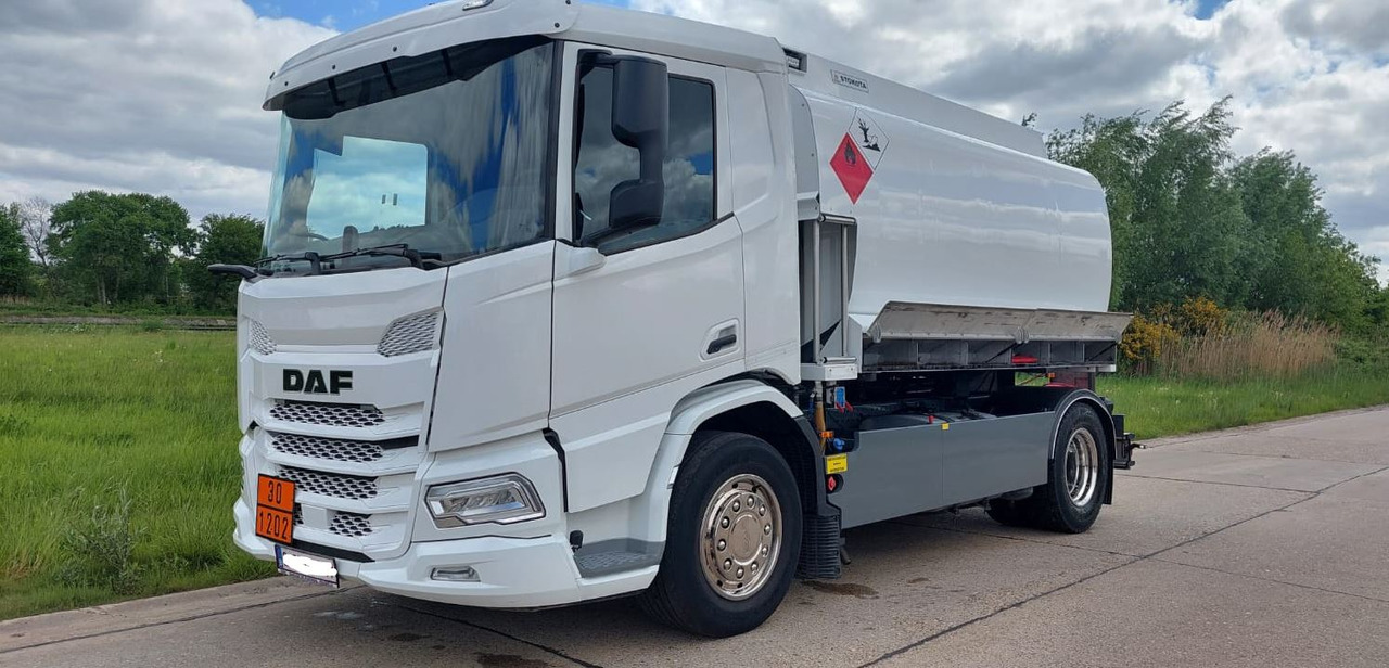 DAF XD300FA - Tankwagen: afbeelding 1 DAF XD300FA - Tankwagen: afbeelding 1