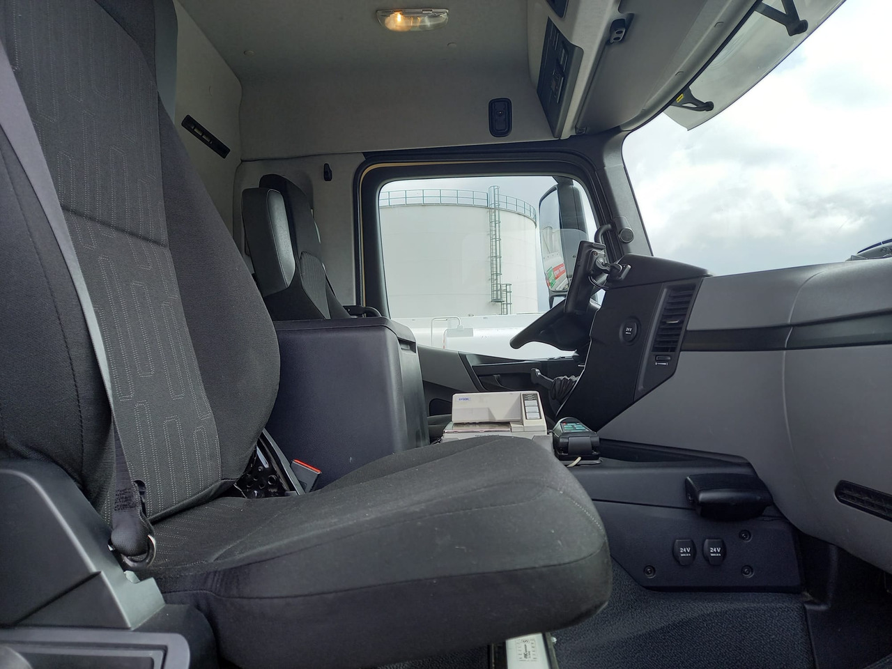 MERCEDES ANTOS - Tankwagen: afbeelding 3 MERCEDES ANTOS - Tankwagen: afbeelding 3