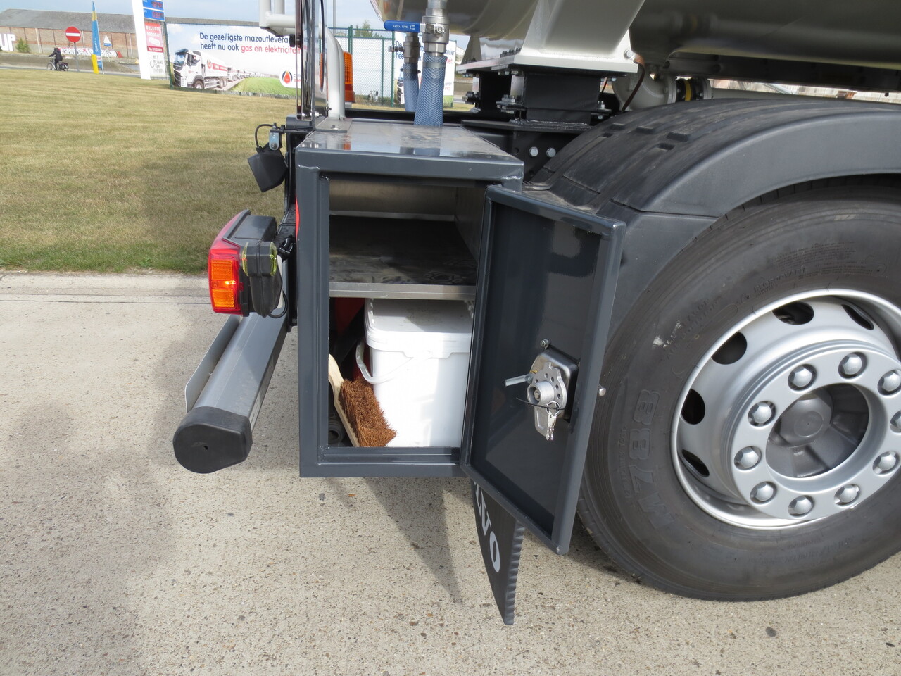 Volvo FM - Tankwagen: afbeelding 4 Volvo FM - Tankwagen: afbeelding 4