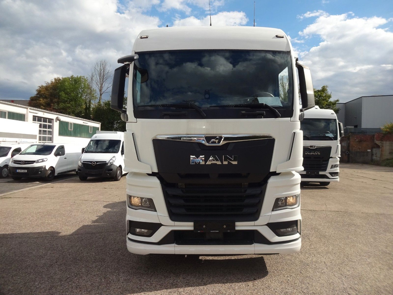 MAN TGX 18.470, XLX, ACC, Intarder, 2 x Tanks - Trekker: afbeelding 3 MAN TGX 18.470, XLX, ACC, Intarder, 2 x Tanks - Trekker: afbeelding 3