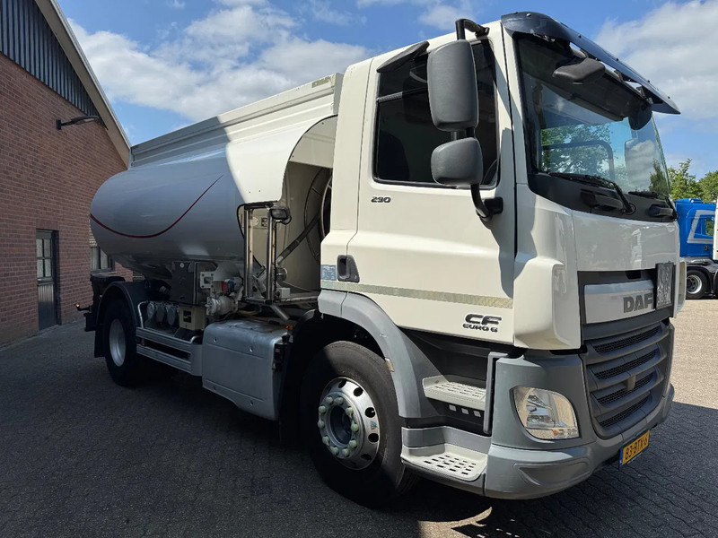 DAF CF 290 12.000 Fuel Diesel/Benzin Alle keuringen! Top conditie - Tankwagen: afbeelding 2 DAF CF 290 12.000 Fuel Diesel/Benzin Alle keuringen! Top conditie - Tankwagen: afbeelding 2