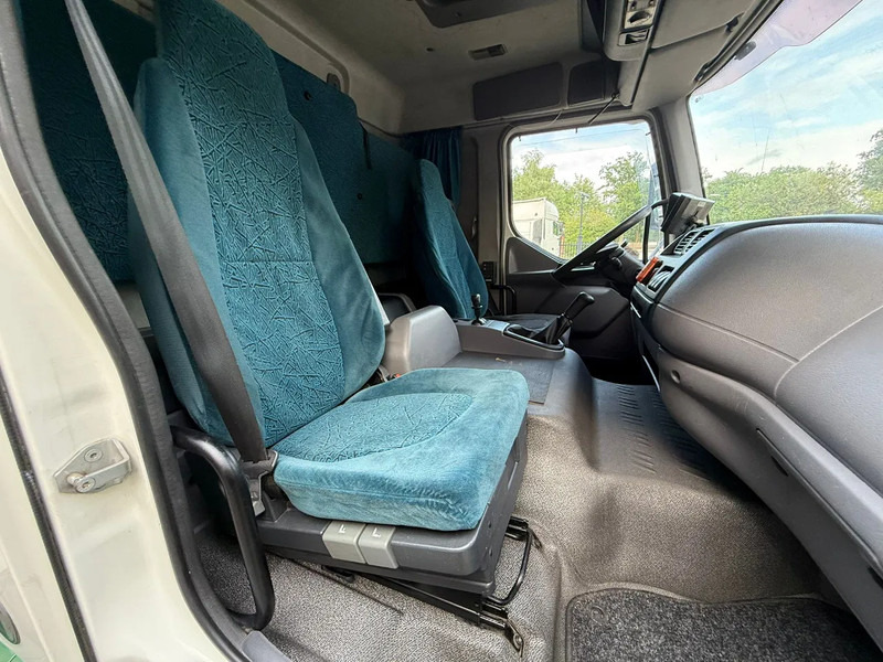 DAF LF 45.220 Laadklep/LBW Zijdeur Slaapcabine AHK NL truck - Bakwagen: afbeelding 5 DAF LF 45.220 Laadklep/LBW Zijdeur Slaapcabine AHK NL truck - Bakwagen: afbeelding 5