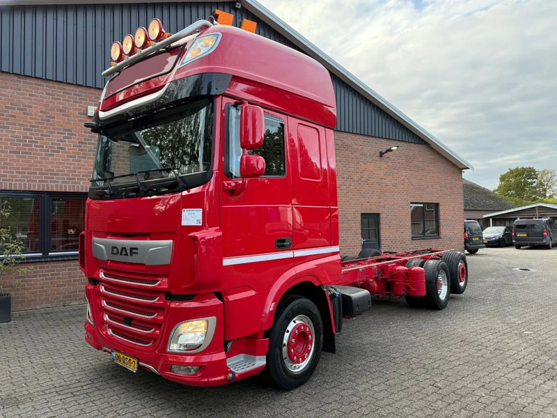 DAF XF 530 6X2 FAS Full air Alcoa Retarder Stuuras 7.6M Chassis NL Truck - Chassis vrachtwagen: afbeelding 1 DAF XF 530 6X2 FAS Full air Alcoa Retarder Stuuras 7.6M Chassis NL Truck - Chassis vrachtwagen: afbeelding 1