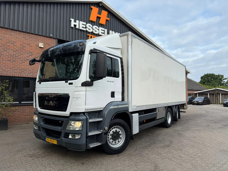 MAN TGS 26.320 EEV Koffer Stuuras AHK 3.000KG LBW 370.859 KM! NL Truck - Bakwagen: afbeelding 1 MAN TGS 26.320 EEV Koffer Stuuras AHK 3.000KG LBW 370.859 KM! NL Truck - Bakwagen: afbeelding 1