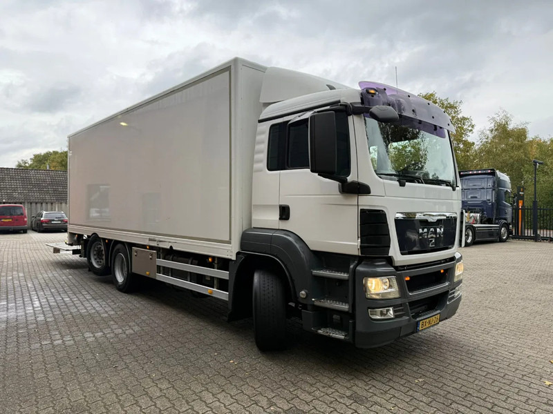 MAN TGS 26.320 Koffer Stuuras AHK 2500KG LBW 580.347KM! NL Truck - Bakwagen: afbeelding 2 MAN TGS 26.320 Koffer Stuuras AHK 2500KG LBW 580.347KM! NL Truck - Bakwagen: afbeelding 2