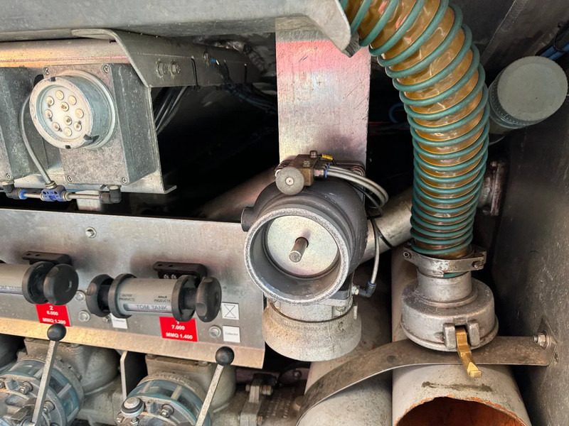 Landbouwaanhanger ROHR FUEL Kraftstoff Benzin/Diesel 26.000L 4 Rooms ADR Pump: afbeelding 15 Landbouwaanhanger ROHR FUEL Kraftstoff Benzin/Diesel 26.000L 4 Rooms ADR Pump: afbeelding 15