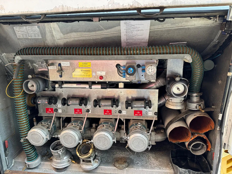 Landbouwaanhanger ROHR FUEL Kraftstoff Benzin/Diesel 26.000L 4 Rooms ADR Pump: afbeelding 6 Landbouwaanhanger ROHR FUEL Kraftstoff Benzin/Diesel 26.000L 4 Rooms ADR Pump: afbeelding 6