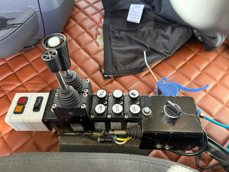 Scania R560 V8 6X2 VDL Haakarm AHK NL Truck - Haakarmsysteem vrachtwagen: afbeelding 3 Scania R560 V8 6X2 VDL Haakarm AHK NL Truck - Haakarmsysteem vrachtwagen: afbeelding 3
