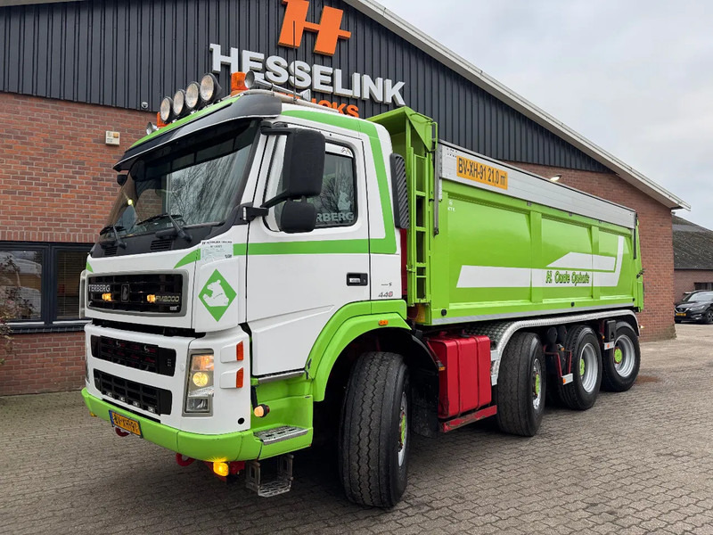 Terberg FM 2000 8X8 21m3 Isolated Hardox Manual gearbox NL truck - Kipper vrachtwagen: afbeelding 2 Terberg FM 2000 8X8 21m3 Isolated Hardox Manual gearbox NL truck - Kipper vrachtwagen: afbeelding 2