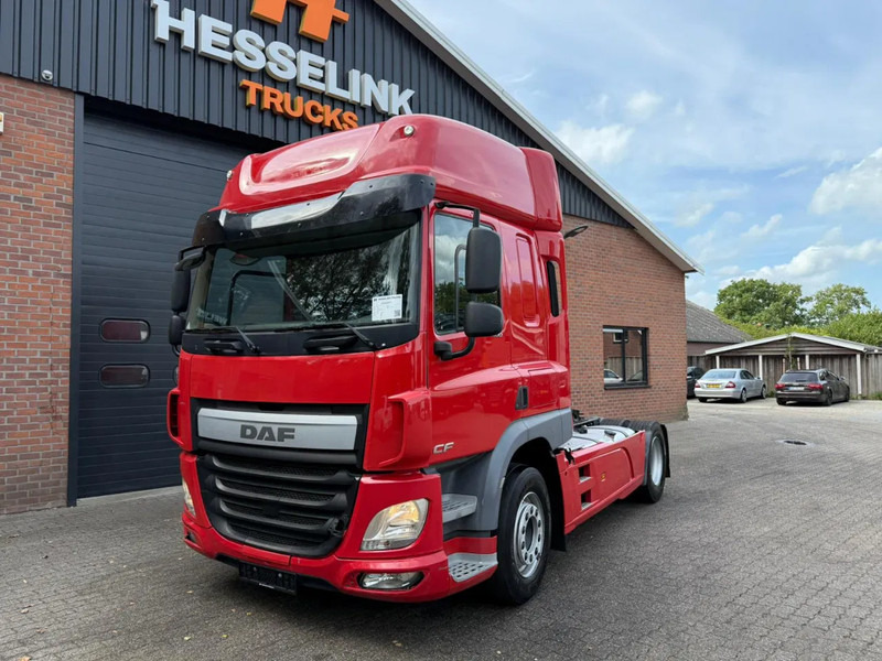 DAF CF 400 4X2 FT Space Cab Side skirts - Trekker: afbeelding 1 DAF CF 400 4X2 FT Space Cab Side skirts - Trekker: afbeelding 1