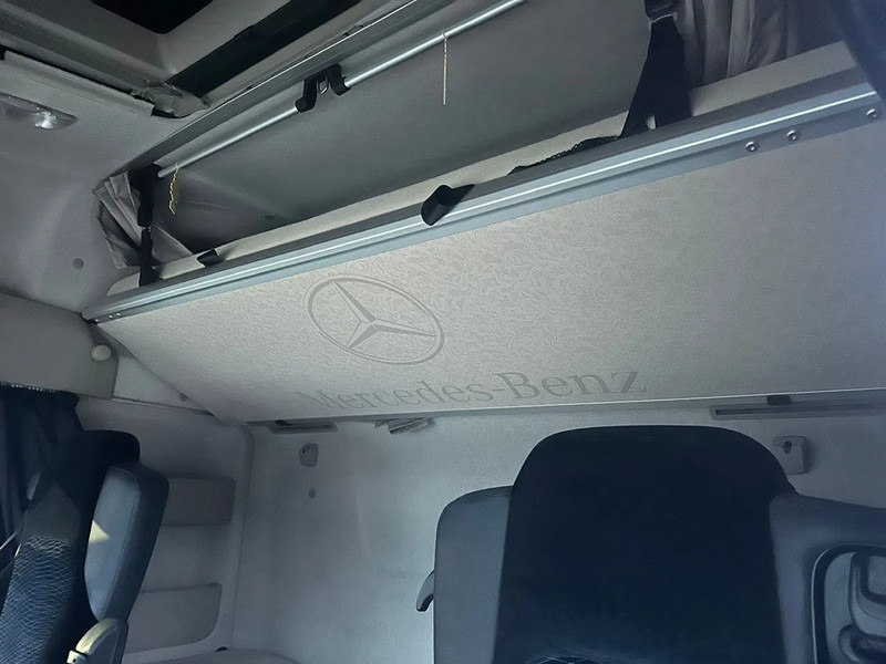 Mercedes-Benz Actros 1840 4X2 679.306KM NL Truck - Trekker: afbeelding 4 Mercedes-Benz Actros 1840 4X2 679.306KM NL Truck - Trekker: afbeelding 4