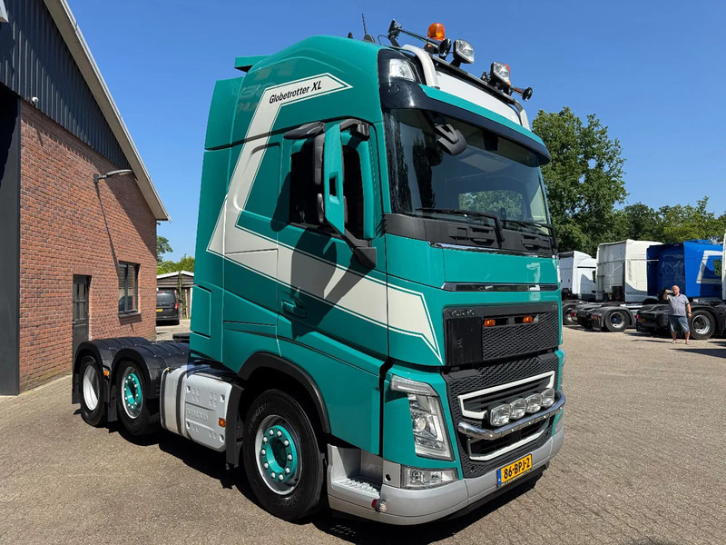Volvo FH 500 Globetrotter XL ADR! 305.330KM! Gestuurde Voorloopas 2x tank APK 03/2026 - Trekker: afbeelding 2 Volvo FH 500 Globetrotter XL ADR! 305.330KM! Gestuurde Voorloopas 2x tank APK 03/2026 - Trekker: afbeelding 2