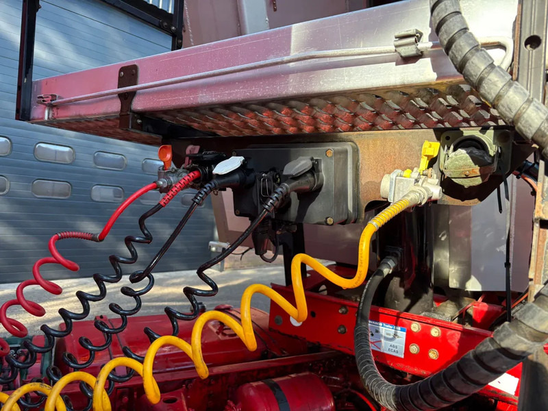 Wielton 45m3 Kipper Liftas Automatisch afdekzeil SAF Schijfremmen APK 12-2025 - Kipper oplegger: afbeelding 4 Wielton 45m3 Kipper Liftas Automatisch afdekzeil SAF Schijfremmen APK 12-2025 - Kipper oplegger: afbeelding 4