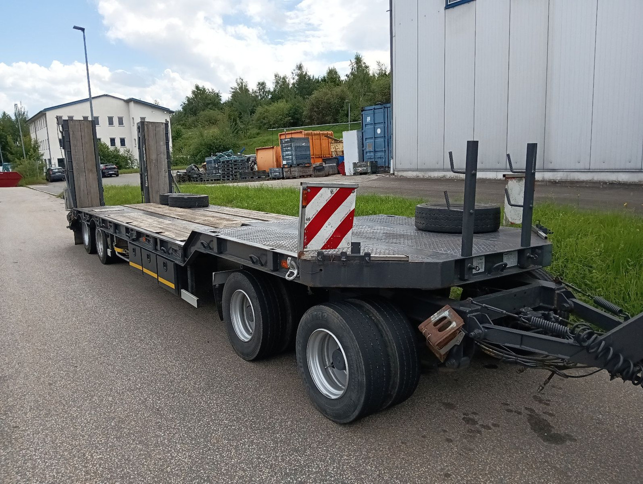Fliegl 4-Achs Tieflader hydr.Rampe Blatt TopZustand TÜV - Dieplader aanhangwagen: afbeelding 4 Fliegl 4-Achs Tieflader hydr.Rampe Blatt TopZustand TÜV - Dieplader aanhangwagen: afbeelding 4