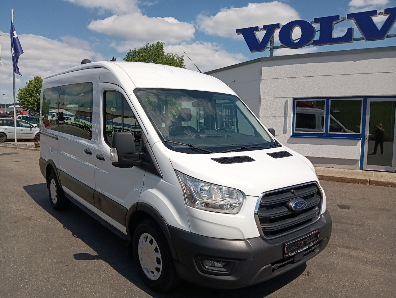 Ford Transit Kombi 350 L2 Trend 9-Sitzer 2xHeizung/Kl - Personenvervoer, Bestelwagen met dubbele cabine: afbeelding 2 Ford Transit Kombi 350 L2 Trend 9-Sitzer 2xHeizung/Kl - Personenvervoer, Bestelwagen met dubbele cabine: afbeelding 2