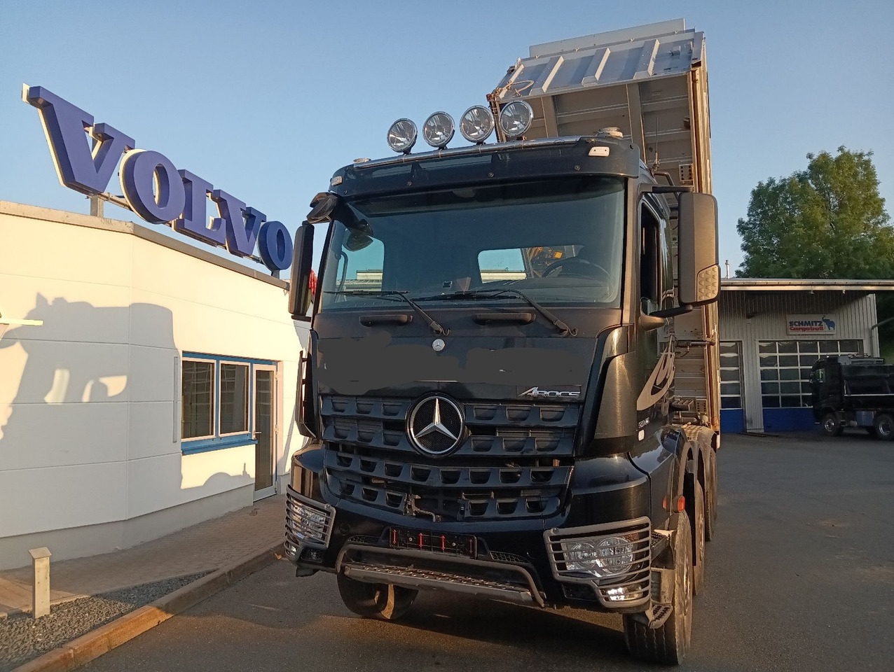 Mercedes-Benz AROCS 3246 8x4 MEILLER 3-Seiten Bordmatic SCHALT - Kipper vrachtwagen: afbeelding 4 Mercedes-Benz AROCS 3246 8x4 MEILLER 3-Seiten Bordmatic SCHALT - Kipper vrachtwagen: afbeelding 4