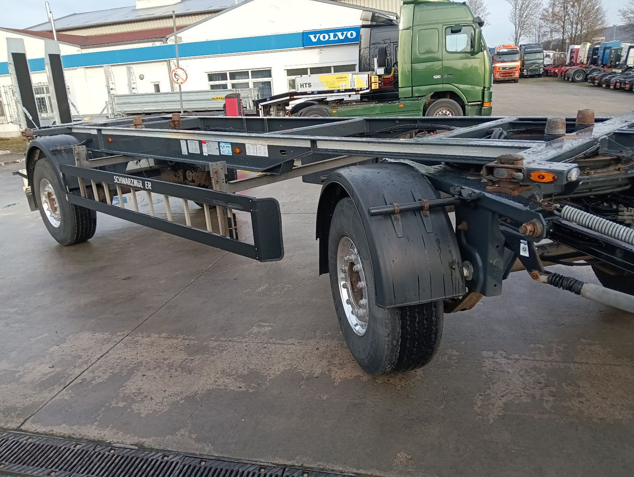 Schwarzmüller 2-A BDF 1,22/1,32 ALCOA Alufelgen ADR 120tkm TÜV Schwarzmüller 2-A BDF 1,22/1,32 ALCOA Alufelgen ADR 120tkm TÜV - Containertransporter/ Wissellaadbak aanhangwagen: afbeelding 5 Schwarzmüller 2-A BDF 1,22/1,32 ALCOA Alufelgen ADR 120tkm TÜV Schwarzmüller 2-A BDF 1,22/1,32 ALCOA Alufelgen ADR 120tkm TÜV - Containertransporter/ Wissellaadbak aanhangwagen: afbeelding 5