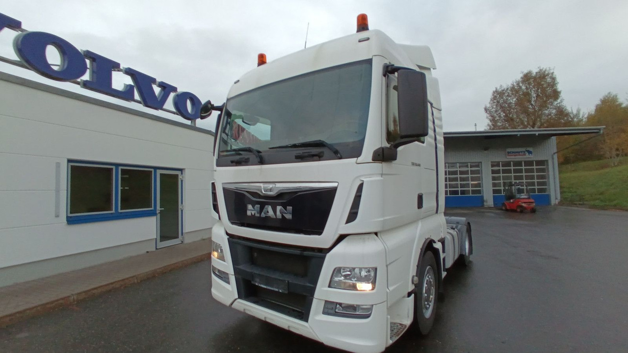 MAN TGX 18:440 FLT XLX 2xTank Klima Spoiler Kühlbox MAN TGX 18:440 FLT XLX 2xTank Klima Spoiler Kühlbox - Trekker: afbeelding 1 MAN TGX 18:440 FLT XLX 2xTank Klima Spoiler Kühlbox MAN TGX 18:440 FLT XLX 2xTank Klima Spoiler Kühlbox - Trekker: afbeelding 1