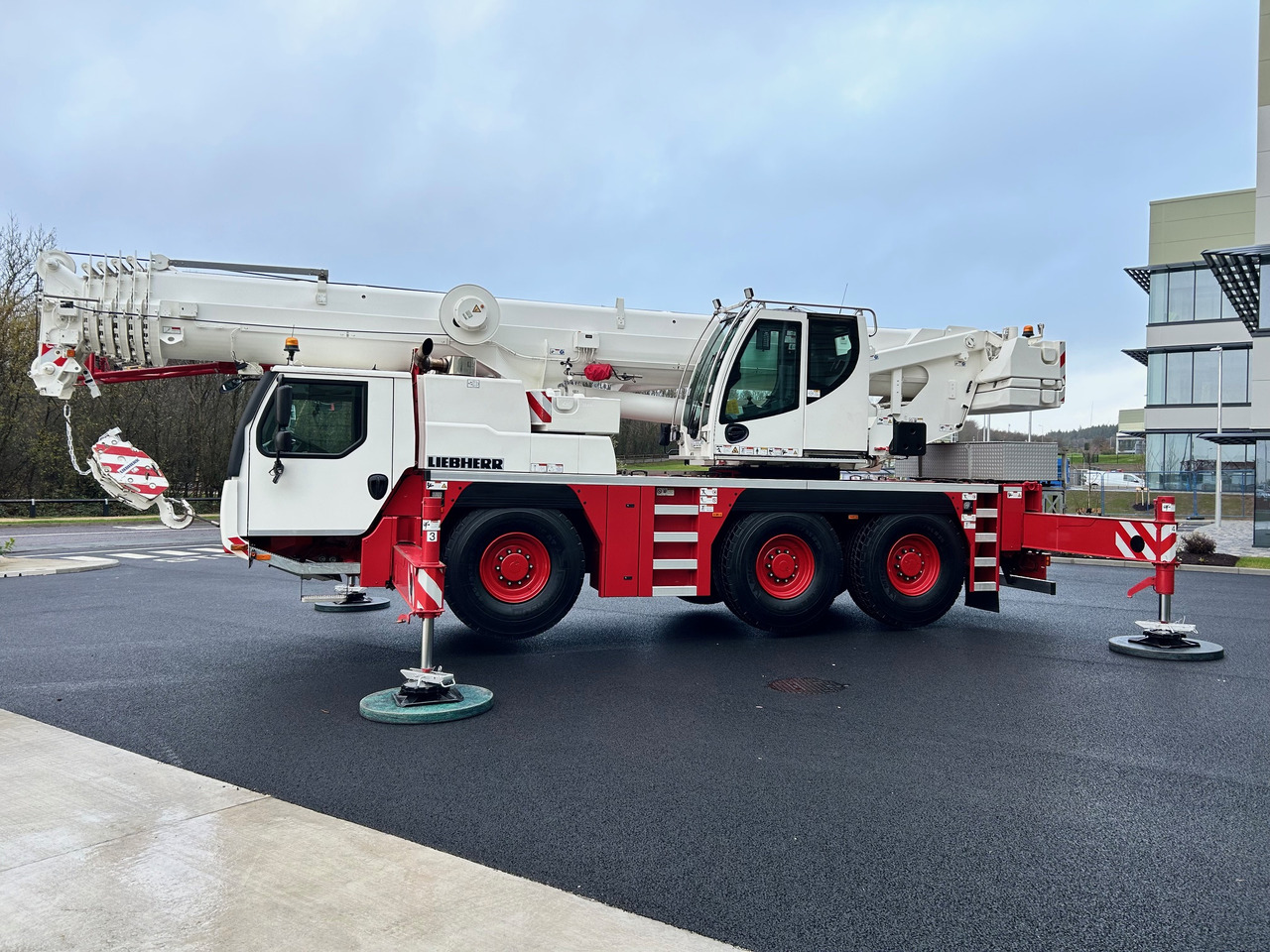 Alle terrein kraan LIEBHERR LTM1060-3.1 - Excellent Condition and Full Remote: afbeelding 12 Alle terrein kraan LIEBHERR LTM1060-3.1 - Excellent Condition and Full Remote: afbeelding 12