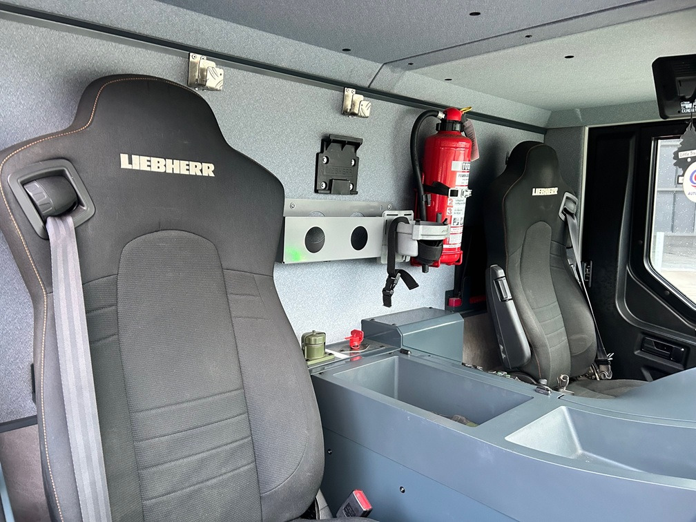 Alle terrein kraan LIEBHERR LTM1060-3.1 - Excellent Condition and Full Remote: afbeelding 43 Alle terrein kraan LIEBHERR LTM1060-3.1 - Excellent Condition and Full Remote: afbeelding 43