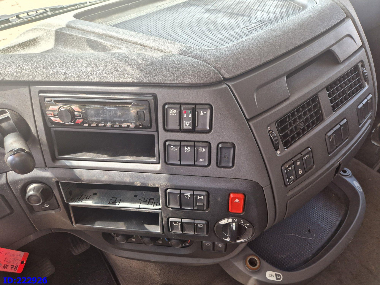 Isotherm vrachtwagen DAF XF 106 440 FAR 6x2 Euro6: afbeelding 16