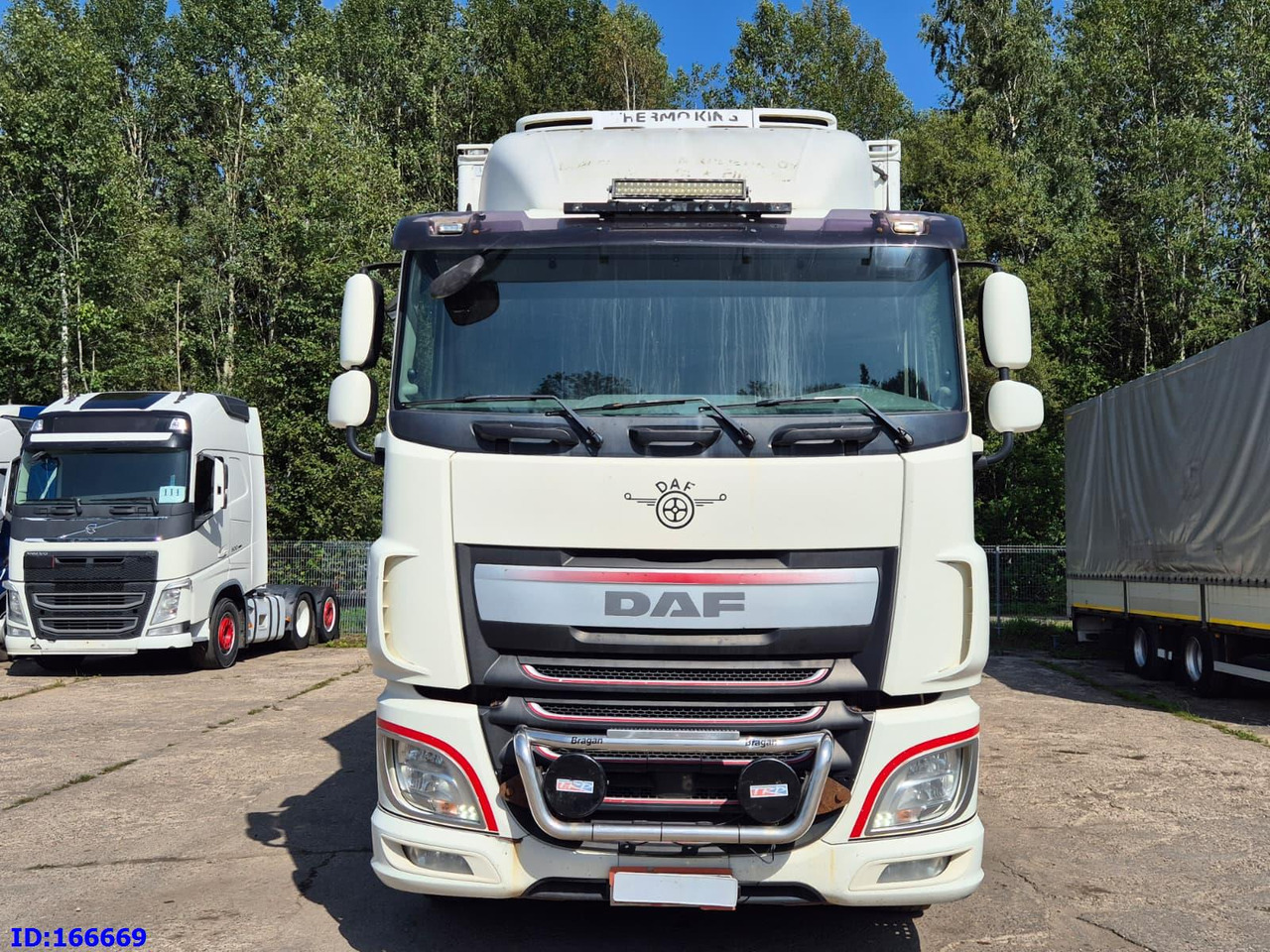 DAF XF 106.460 FAR  6X2 Euro6 - Koelwagen vrachtwagen: afbeelding 2 DAF XF 106.460 FAR  6X2 Euro6 - Koelwagen vrachtwagen: afbeelding 2
