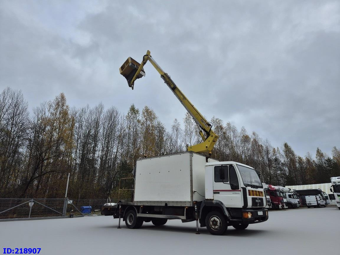 MAN LE 220C + Sky King 179TV - Vrachtwagen hoogwerker, Gemeentelijke machine/ Speciaal: afbeelding 1 MAN LE 220C + Sky King 179TV - Vrachtwagen hoogwerker, Gemeentelijke machine/ Speciaal: afbeelding 1