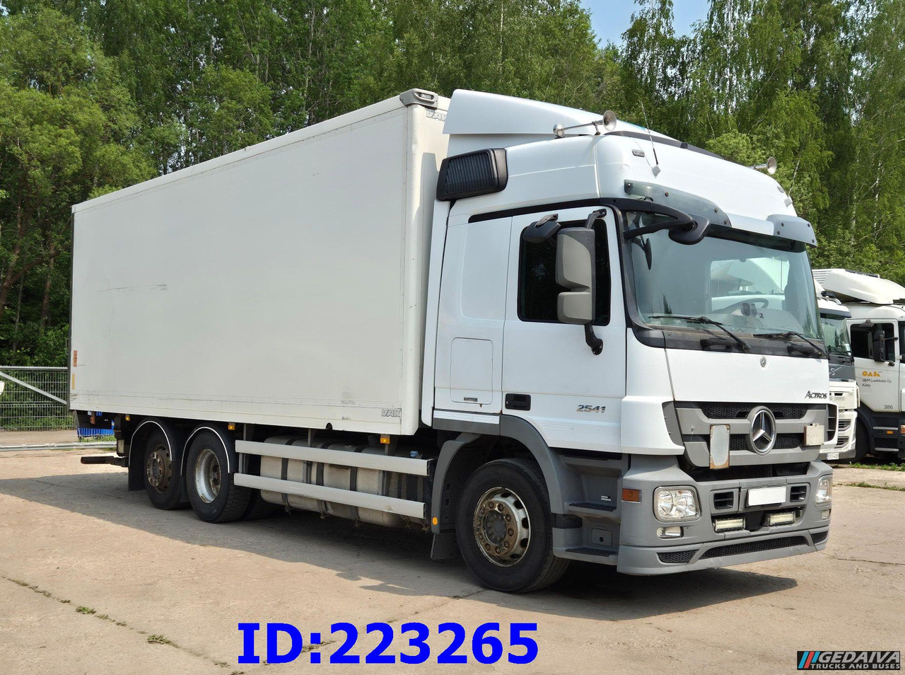 MERCEDES-BENZ Actros 2541 6x2 Retarder Open side box - Isotherm vrachtwagen: afbeelding 3 MERCEDES-BENZ Actros 2541 6x2 Retarder Open side box - Isotherm vrachtwagen: afbeelding 3