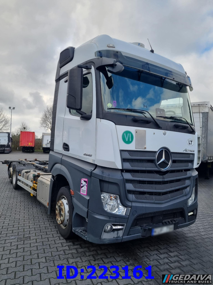 MERCEDES-BENZ Actros 2542 BDF 6x2 Euro6 - Chassis vrachtwagen: afbeelding 2 MERCEDES-BENZ Actros 2542 BDF 6x2 Euro6 - Chassis vrachtwagen: afbeelding 2