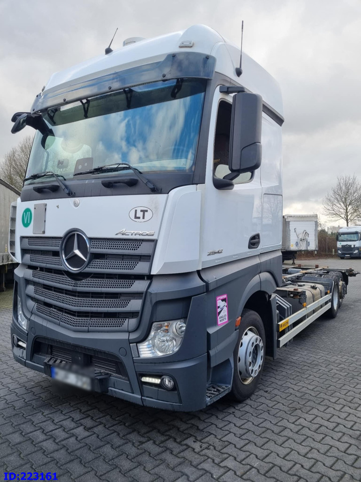 MERCEDES-BENZ Actros 2542 BDF 6x2 Euro6 - Chassis vrachtwagen: afbeelding 1 MERCEDES-BENZ Actros 2542 BDF 6x2 Euro6 - Chassis vrachtwagen: afbeelding 1