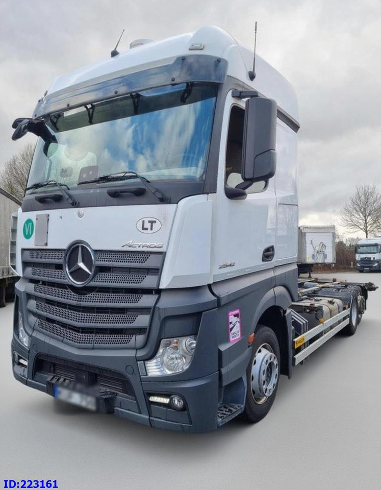 MERCEDES-BENZ Actros 2542 BDF 6x2 Euro6 - Chassis vrachtwagen: afbeelding 1 MERCEDES-BENZ Actros 2542 BDF 6x2 Euro6 - Chassis vrachtwagen: afbeelding 1