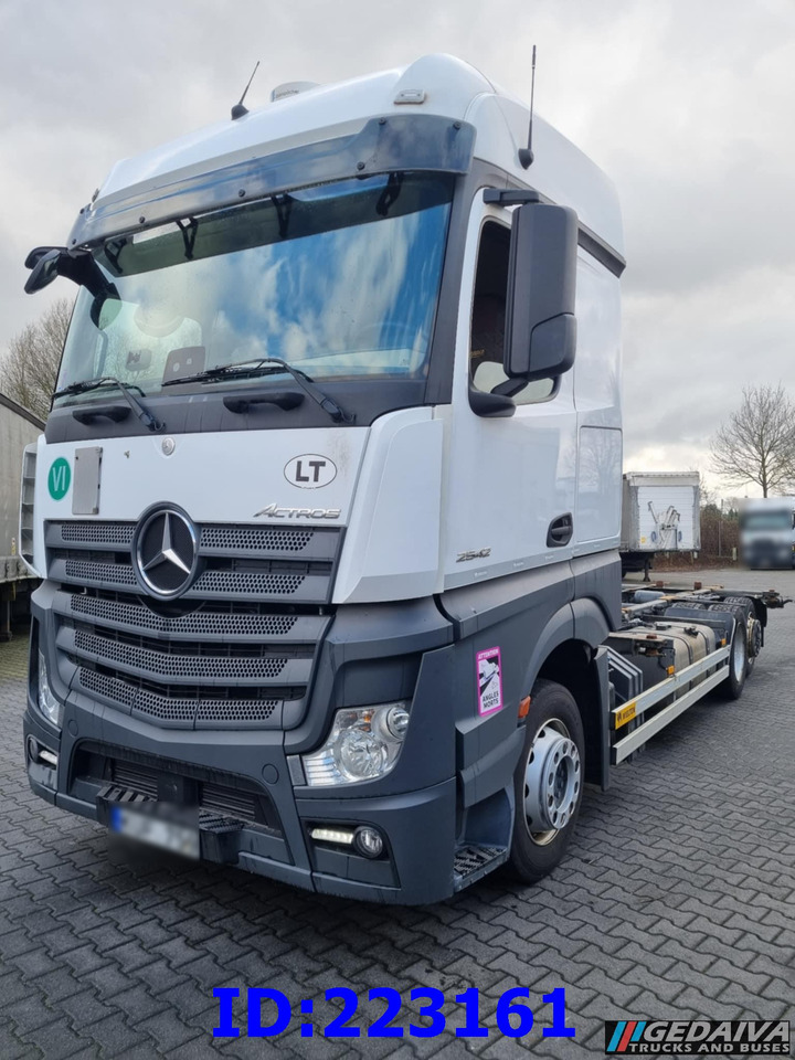 MERCEDES-BENZ Actros 2542 BDF 6x2 Euro6 - Chassis vrachtwagen: afbeelding 1 MERCEDES-BENZ Actros 2542 BDF 6x2 Euro6 - Chassis vrachtwagen: afbeelding 1