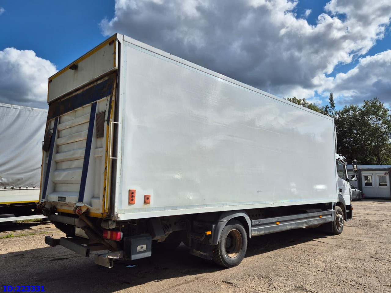 MERCEDES-BENZ Atego 1221 Euro6 (Open side box) - Isotherm vrachtwagen: afbeelding 5 MERCEDES-BENZ Atego 1221 Euro6 (Open side box) - Isotherm vrachtwagen: afbeelding 5