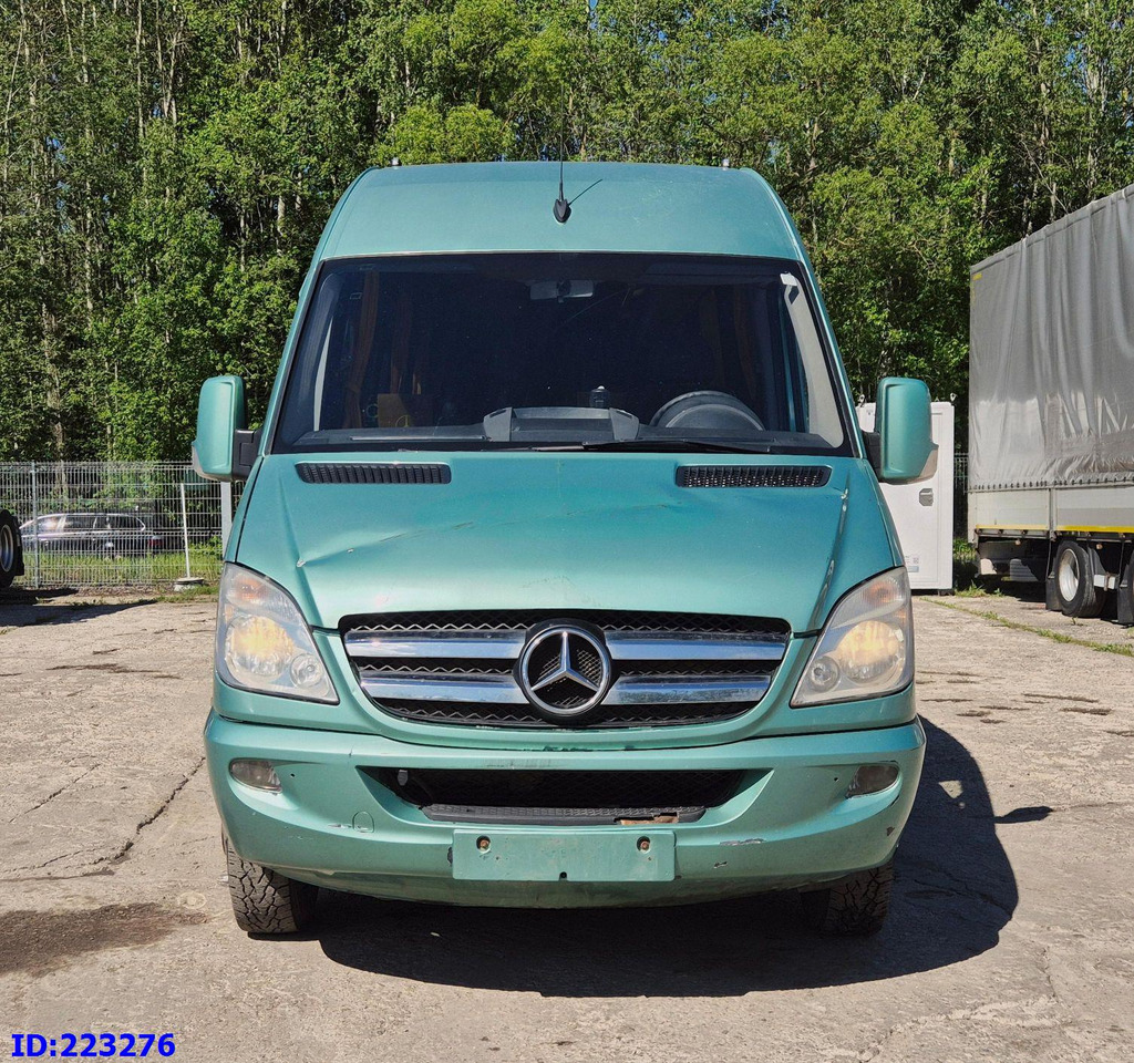MERCEDES-BENZ Sprinter 516 - VIP - 23 Places - Touringcar: afbeelding 2 MERCEDES-BENZ Sprinter 516 - VIP - 23 Places - Touringcar: afbeelding 2