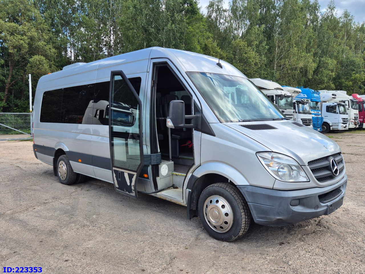 MERCEDES-BENZ Sprinter 518 - 23 Seater - Touringcar: afbeelding 4 MERCEDES-BENZ Sprinter 518 - 23 Seater - Touringcar: afbeelding 4