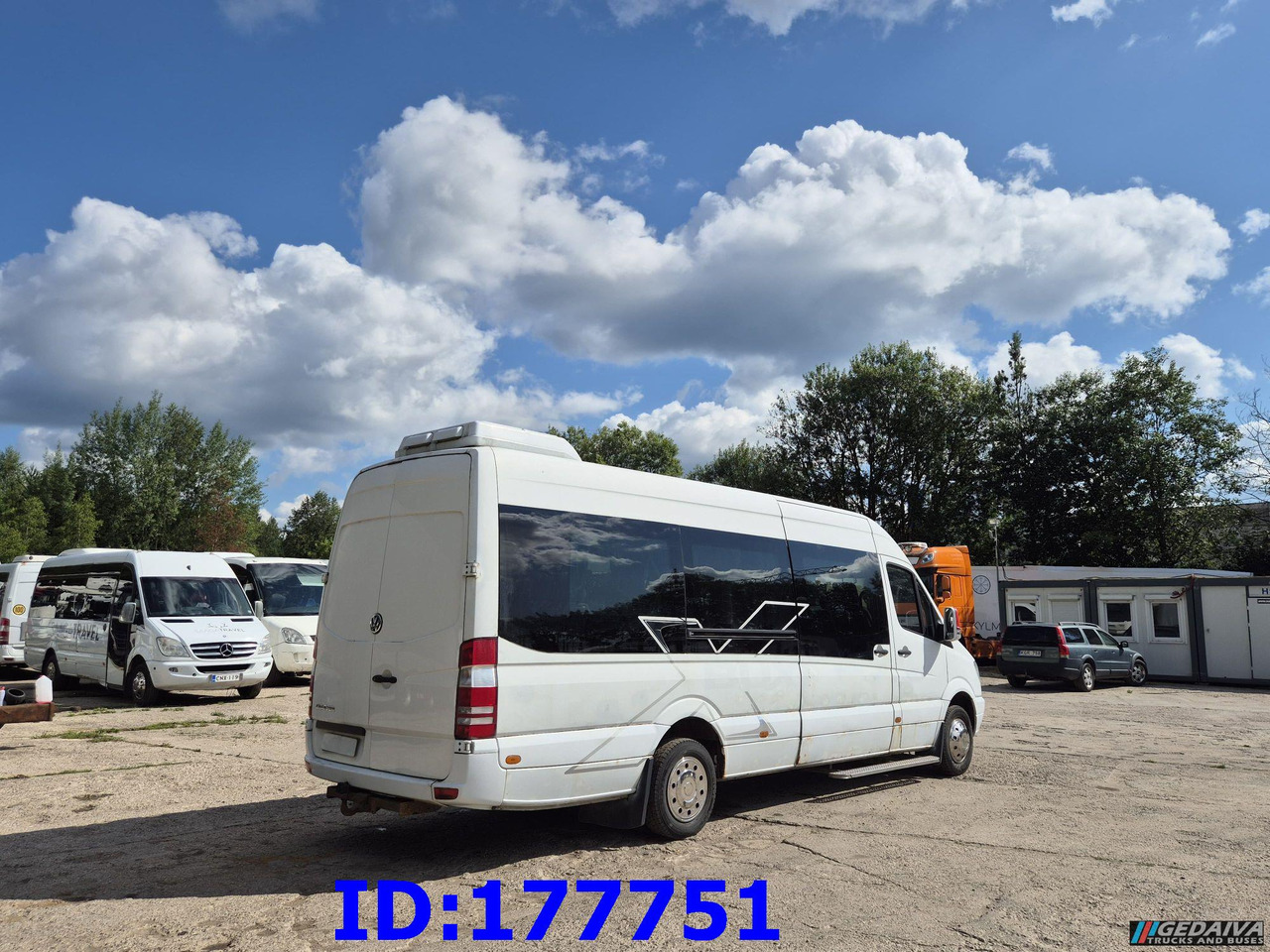 MERCEDES-BENZ Sprinter 518 - VIP - 17-seater - Touringcar: afbeelding 4 MERCEDES-BENZ Sprinter 518 - VIP - 17-seater - Touringcar: afbeelding 4