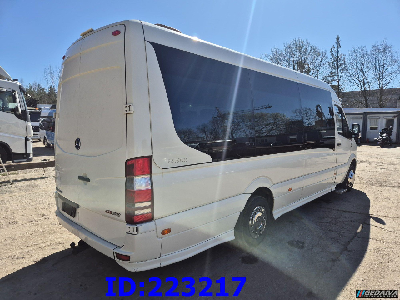 MERCEDES-BENZ Sprinter 518 VIP Prostyle 17-Place (Motor defekt) - Touringcar: afbeelding 3 MERCEDES-BENZ Sprinter 518 VIP Prostyle 17-Place (Motor defekt) - Touringcar: afbeelding 3